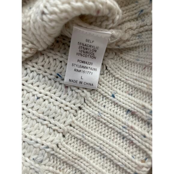 Le Lis Oversized Wool-Blend Cable Knit Cropped V-Neck Cream Sweater Size Large - Picture 8 of 10